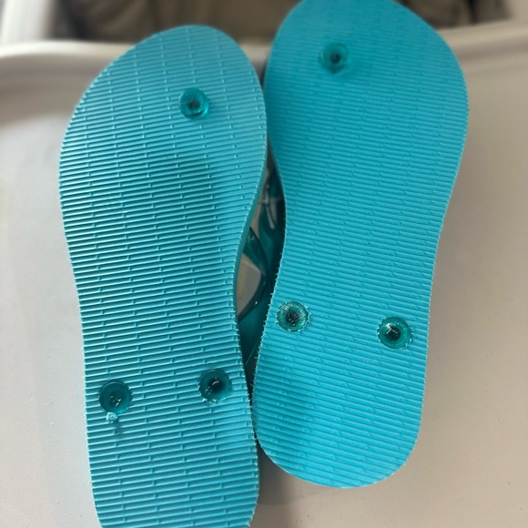New and never worn flip flap sandals - Picture 2 of 2